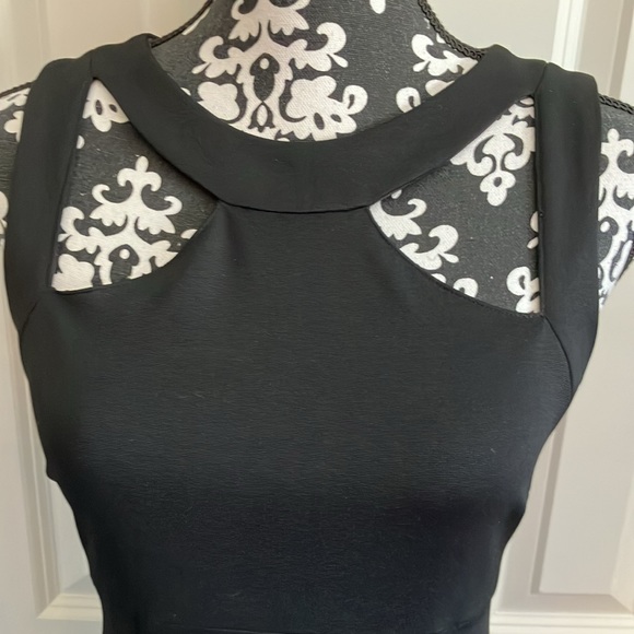 Cache cut out sleeveless LBD little black dress with great lines. - Picture 2 of 13